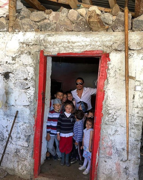 Nusret doğduğu evi paylaştı Nusret doğduğu evi paylaştı